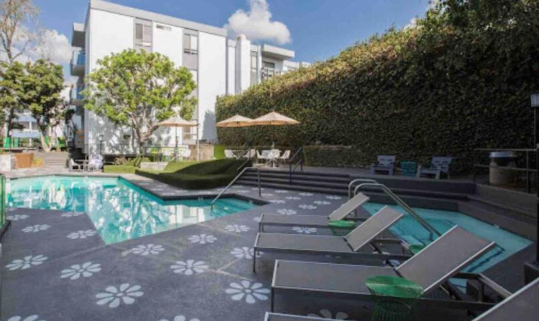 Апартаменты Hollywood Studio With Pool And Balcony Лос-Анджелес Экстерьер фото